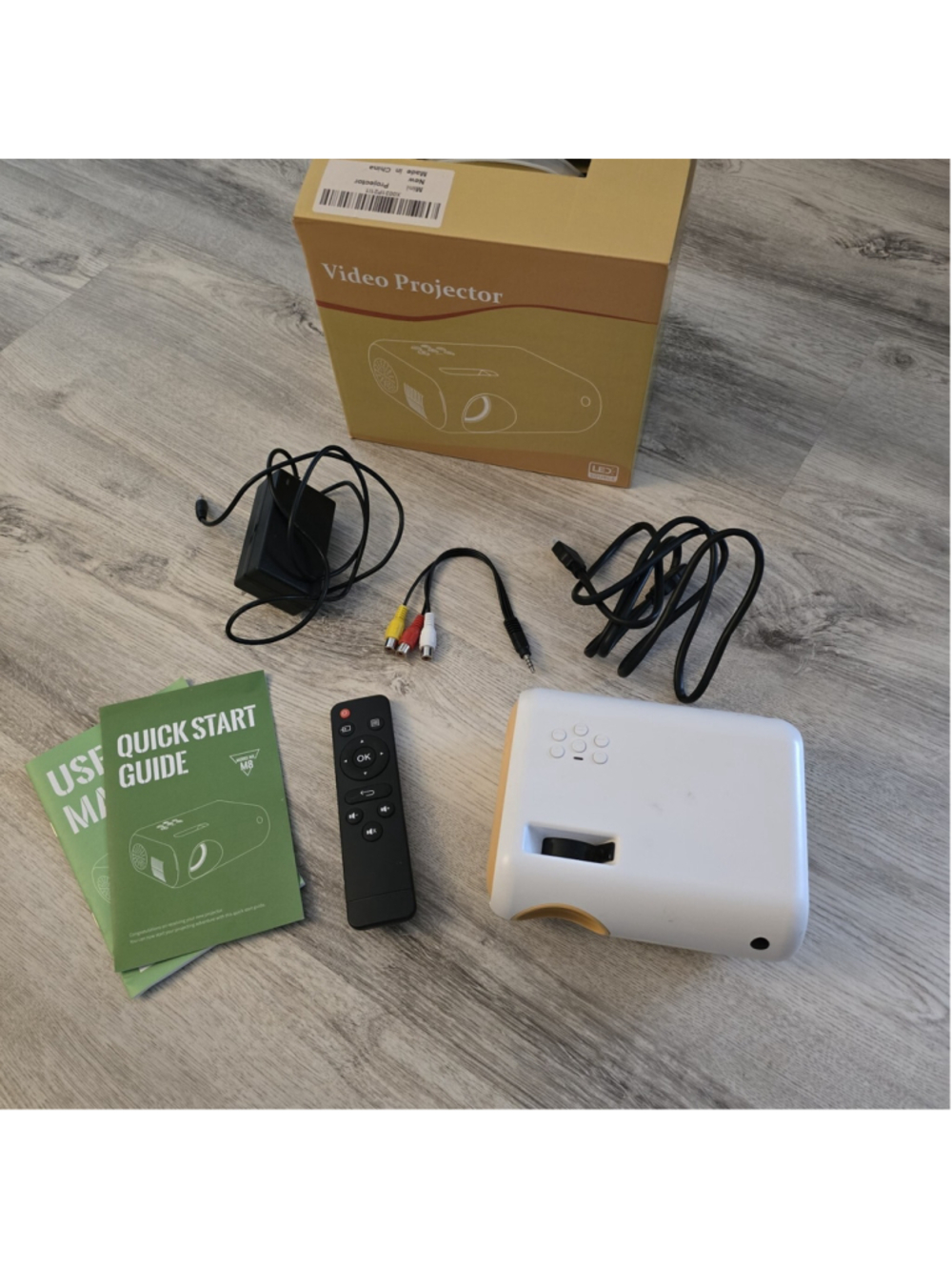Mini Video Projector Native 1080p Led Lights ,tested Works